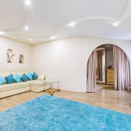 Appartement На Палаце Спорта à Kiev Extérieur photo