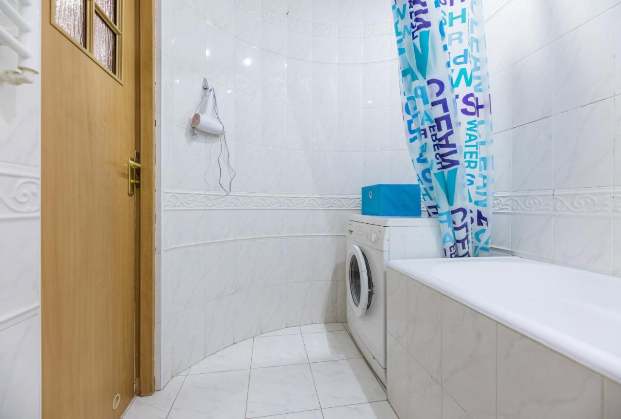 Appartement На Палаце Спорта à Kiev Extérieur photo
