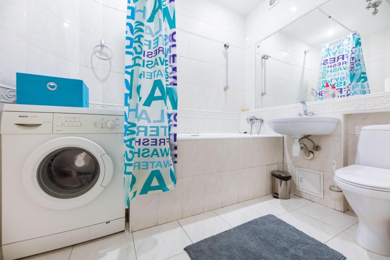 Appartement На Палаце Спорта à Kiev Extérieur photo