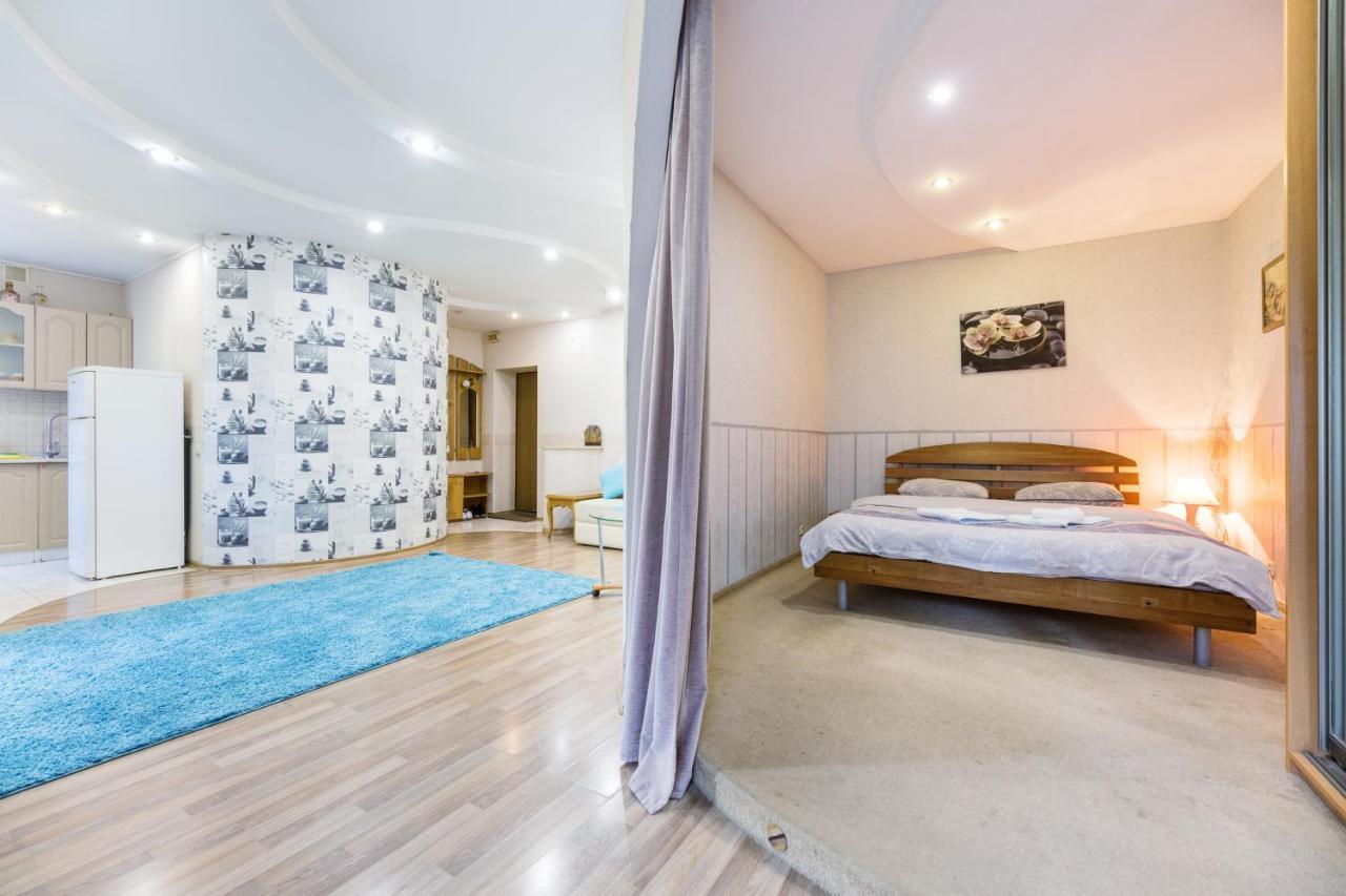 Appartement На Палаце Спорта à Kiev Extérieur photo