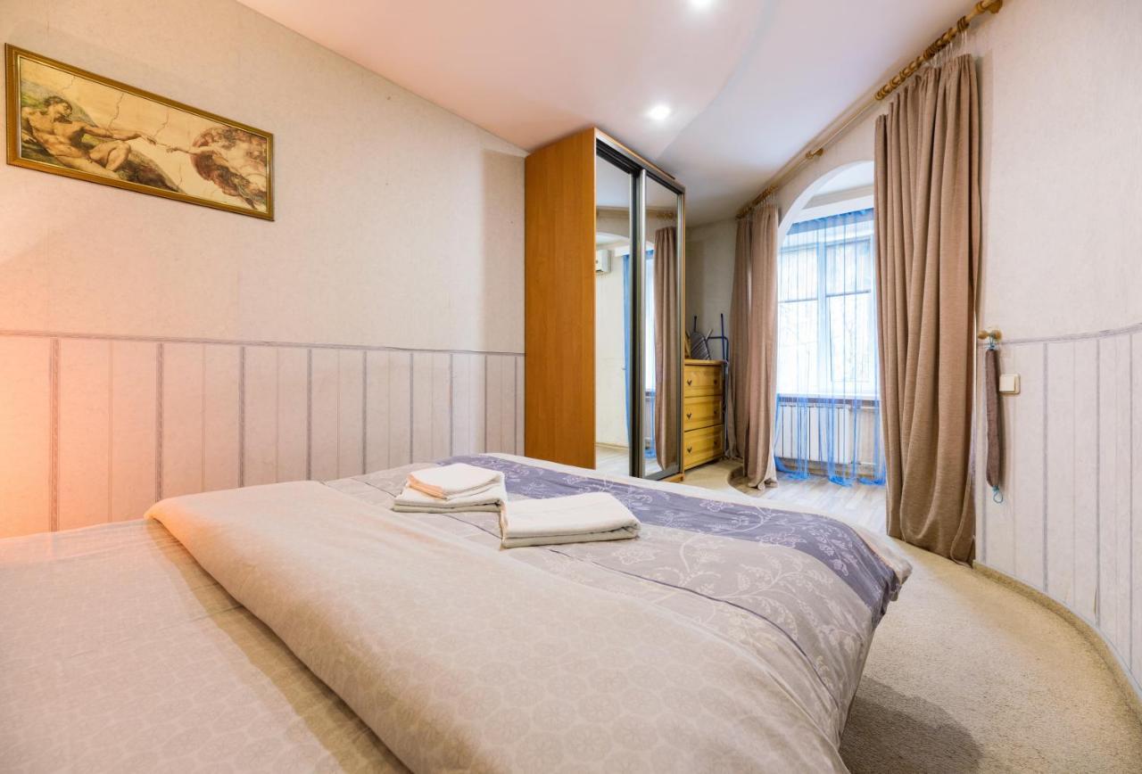 Appartement На Палаце Спорта à Kiev Extérieur photo