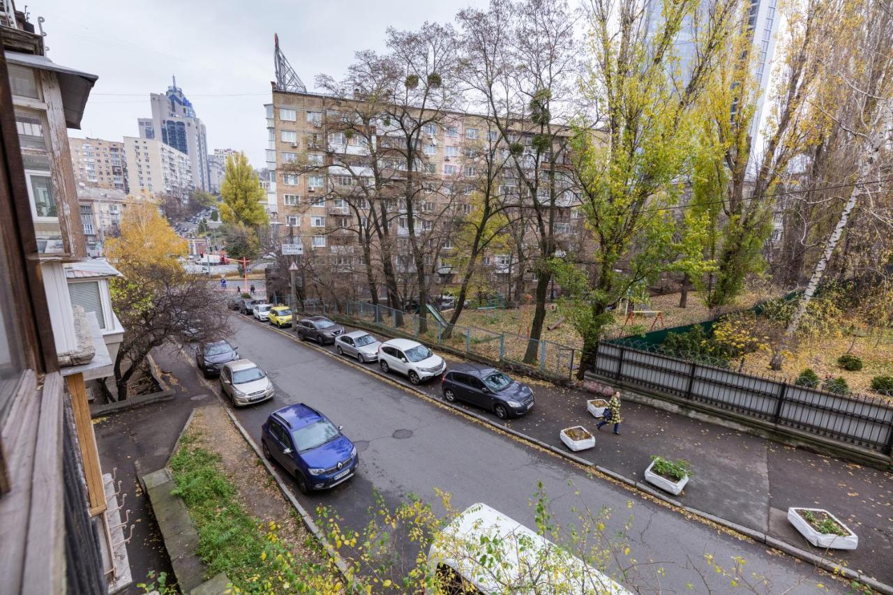 Appartement На Палаце Спорта à Kiev Extérieur photo